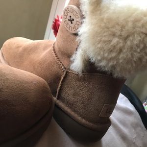 UGG Australia Boots. 100% Authentic box included